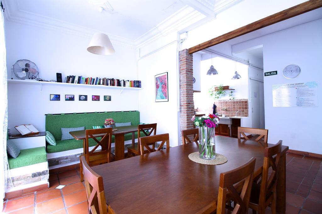 Kasa Katia Guest House Валенсія Екстер'єр фото